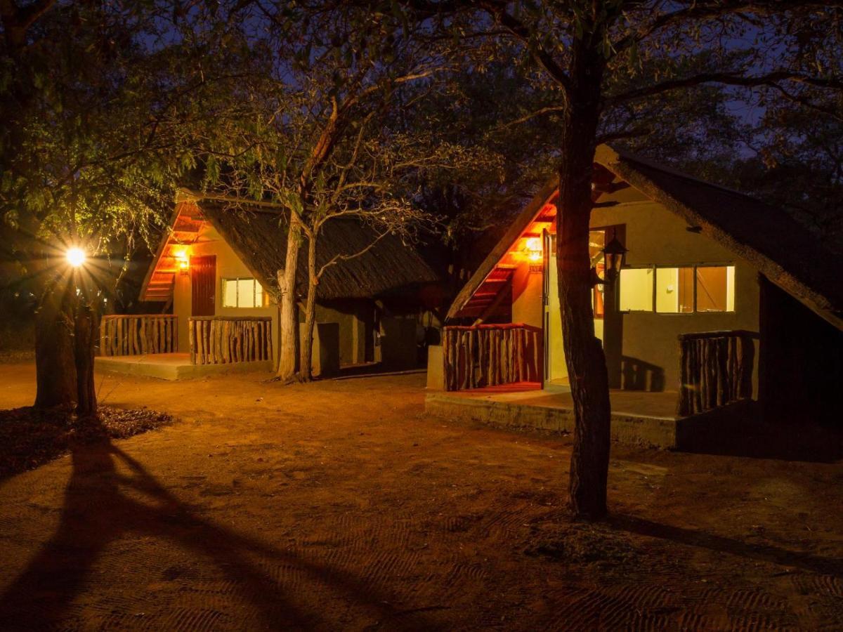Wild Ride Safaris And Bush Camp Villa โฮดสปรูท ภายนอก รูปภาพ